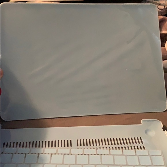 Selling Laptop case for MacBook. - Picture 2 of 2